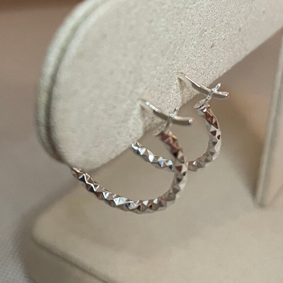 NWT Mini Sandra Diamond Cut Hoops 15mm // Sterling Silver - Picture 4 of 6